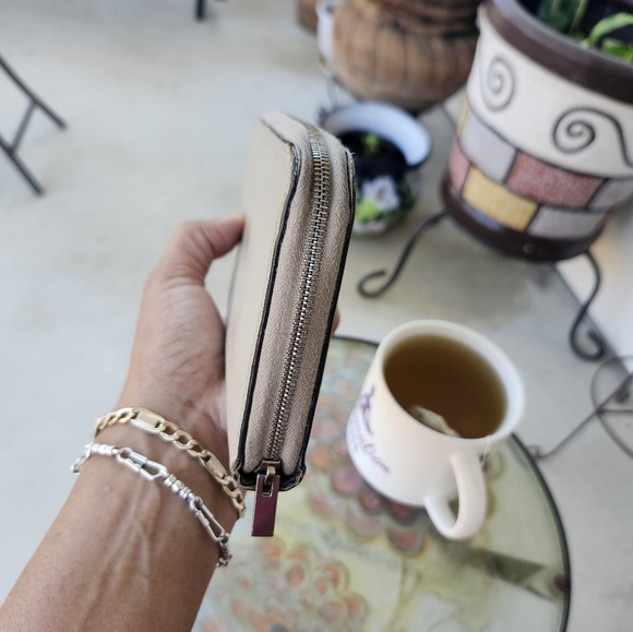 Celine Wallet - Picture 3 of 10